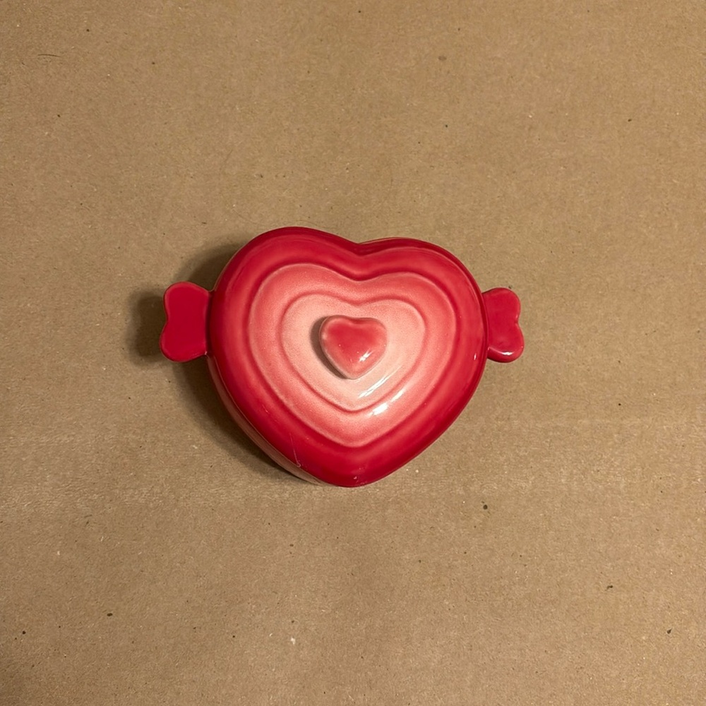 Little heart shaped ceramic pot